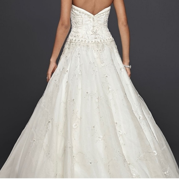 Oleg Cassini satin bodice organza wedding dress - Picture 6 of 9